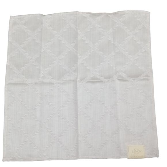 Lenox Laurel Leaf Dinner Napkins  Pair Silver Platinum Color 18"x 18" - Picture 7 of 14